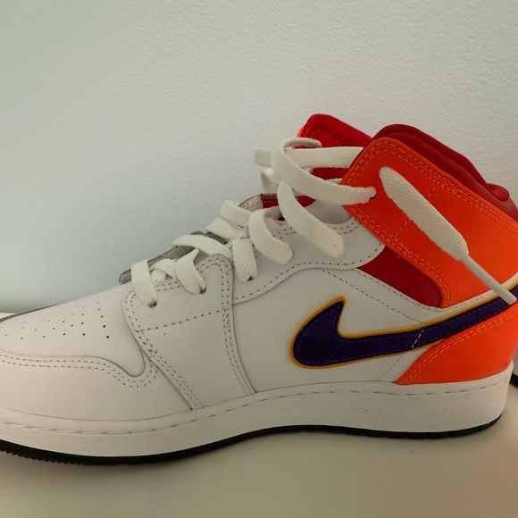 Jordan White Red High-Top Sneakers - Picture 4 of 10